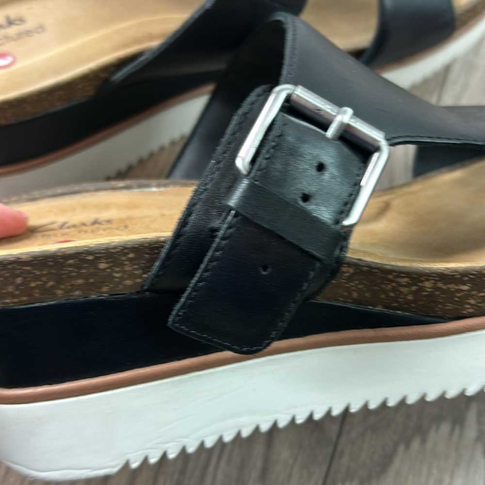 Like new perfect Clarks Lizby Ease Black Lea Leather Easy Slide Sandal - Picture 4 of 7